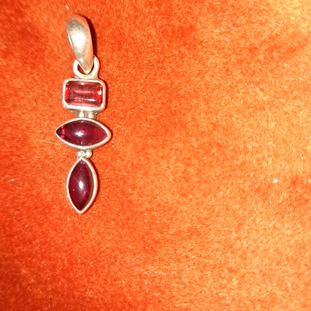 GARNET PENDANT - Picture 3 of 4